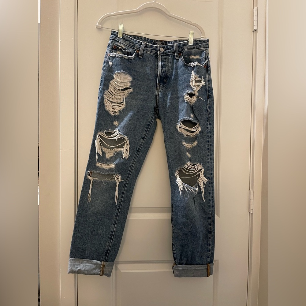 ABERCROMBIE & FITCH Ames Low Rise Slim Boyfriend